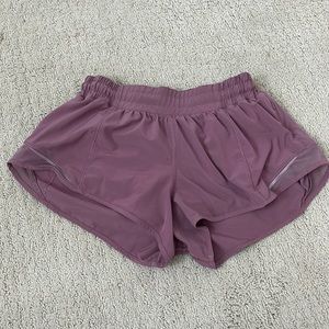 Lululemon 2.5 hotty hot shorts